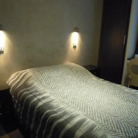 De La Pomme D'or Hotel 3*