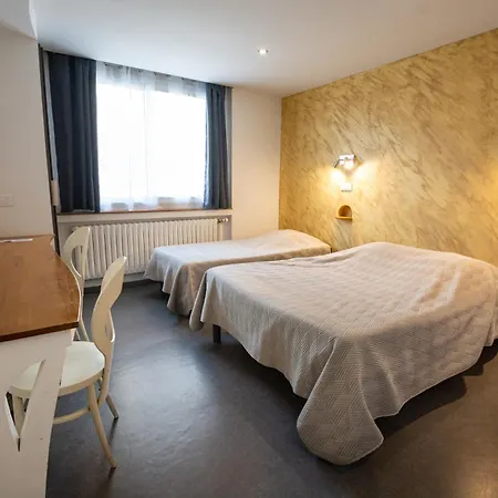 De La Pomme D'or 3*